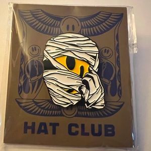 Hat Club limited Mummy smiley face Pin